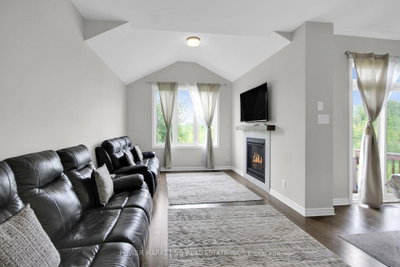 805 CERULEAN Way • Ottawa, ON photo 9