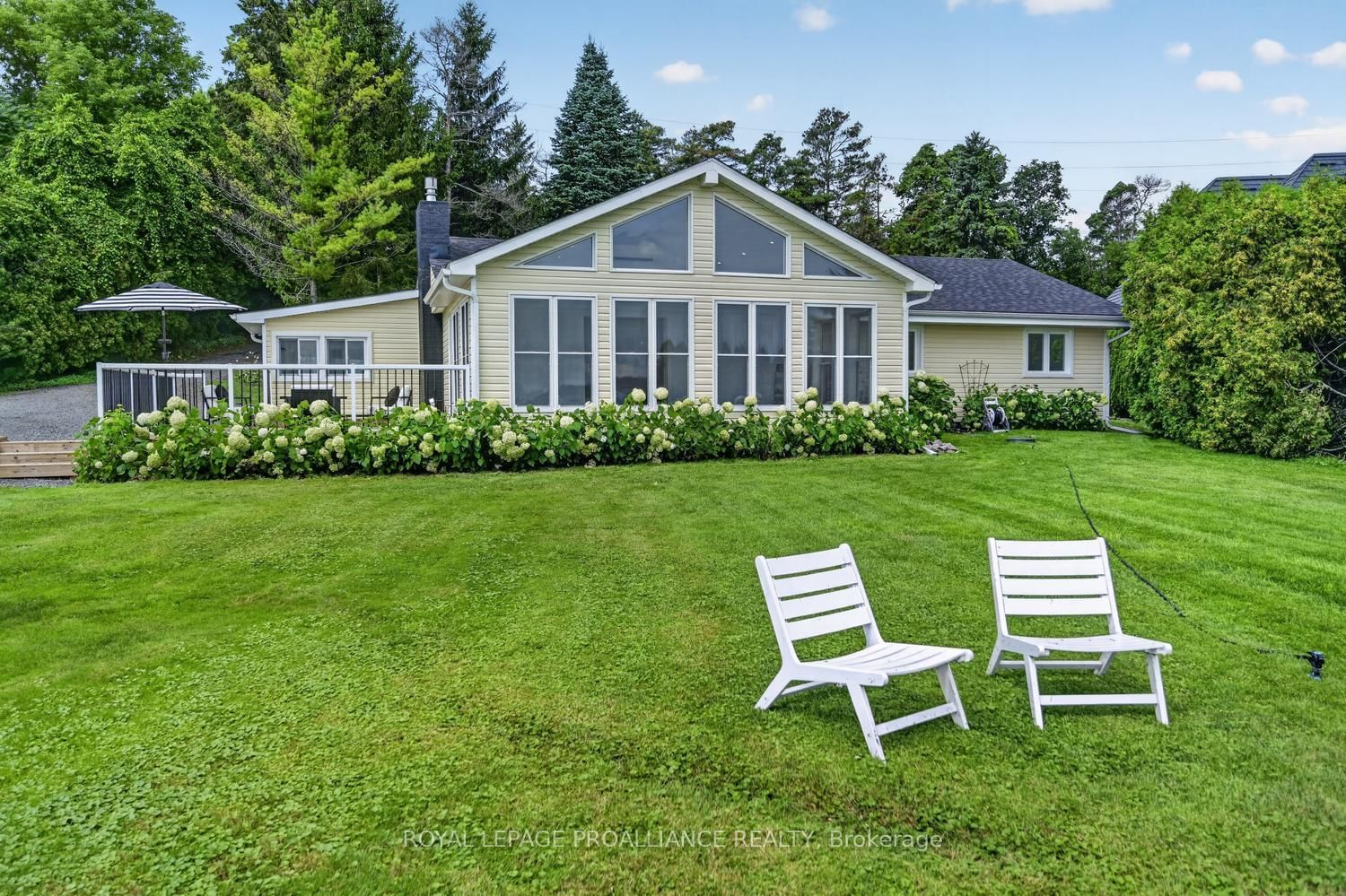 1637 County Rd 2 Road • Edwardsburgh/Cardinal, ON photo 1