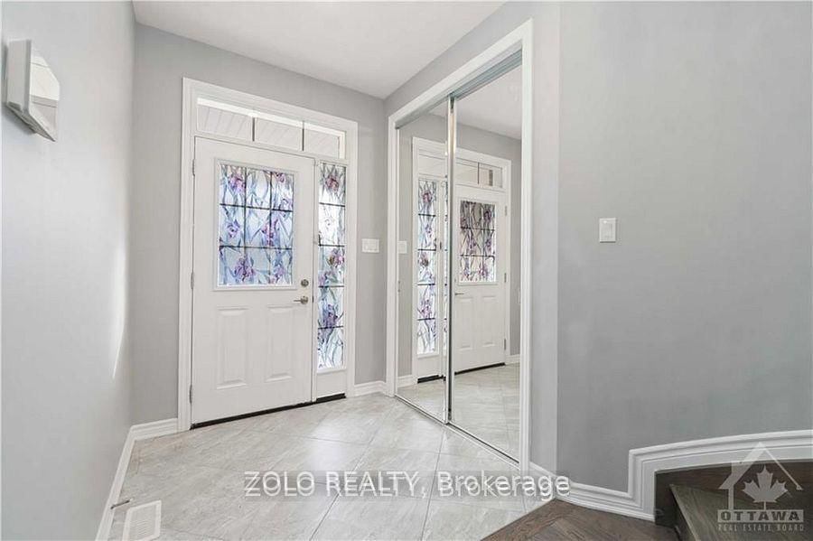 108 Flowing Creek Circle • Ottawa, ON photo 3