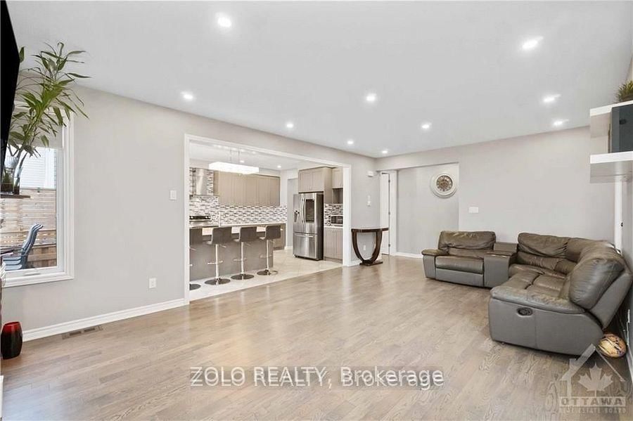 108 Flowing Creek Circle • Ottawa, ON photo 6
