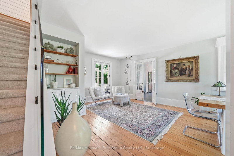 354 College St photo 4