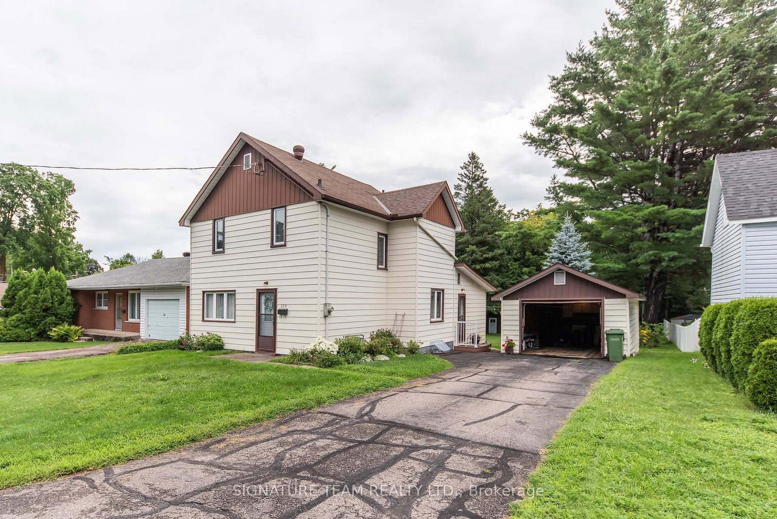 259 Peter Street • Pembroke, ON photo 1