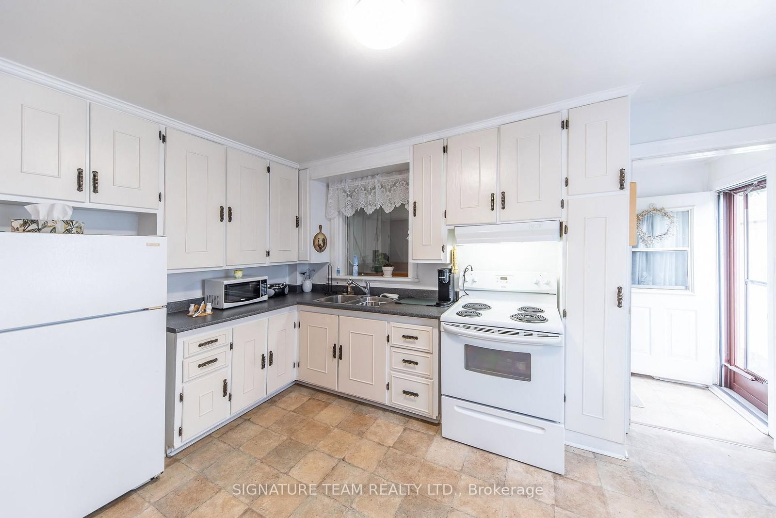 259 Peter Street • Pembroke, ON photo 13