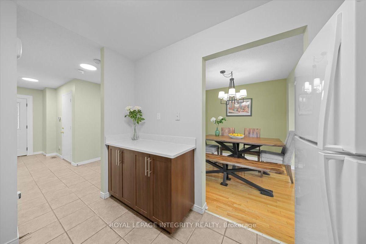 69 ROYAL FIELD Crescent • Ottawa, ON photo 12