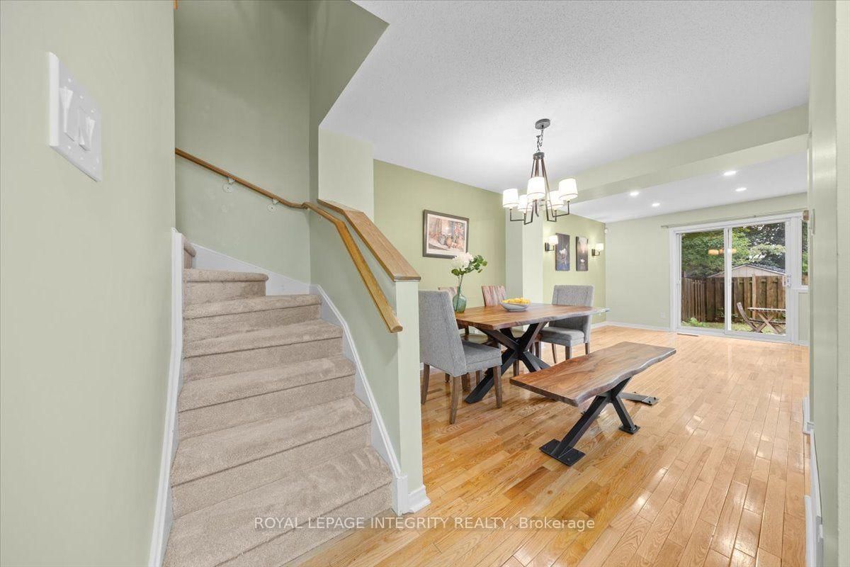 69 ROYAL FIELD Crescent • Ottawa, ON photo 15