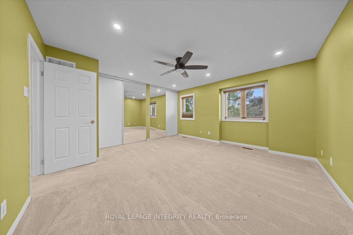 69 ROYAL FIELD Crescent • Ottawa, ON photo 18