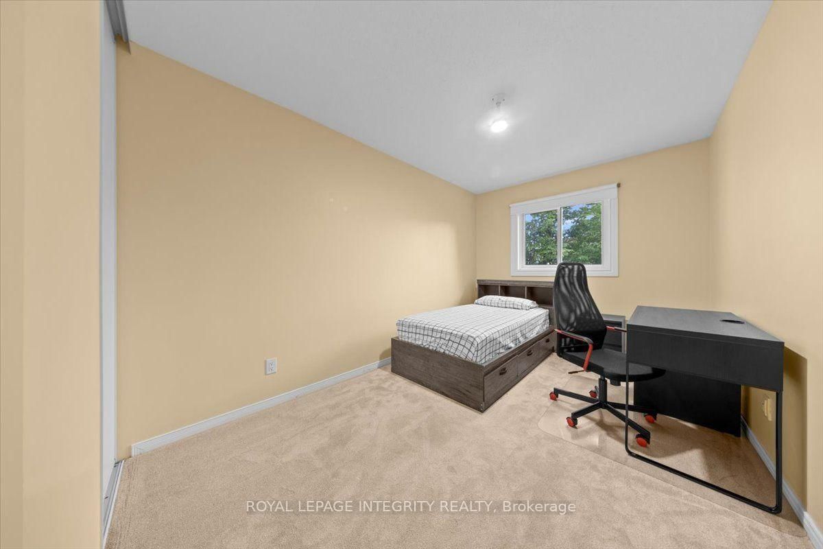 69 ROYAL FIELD Crescent • Ottawa, ON photo 23