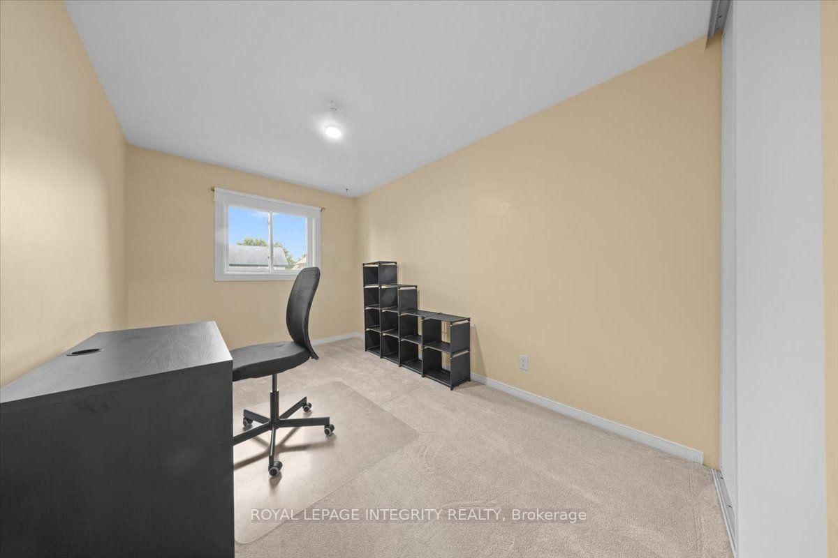 69 ROYAL FIELD Crescent • Ottawa, ON photo 25