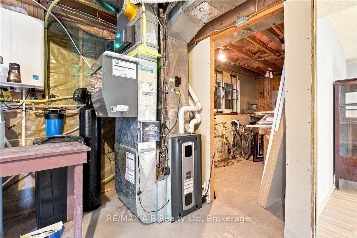 15 Railway Street • Stratford, ON photo 38