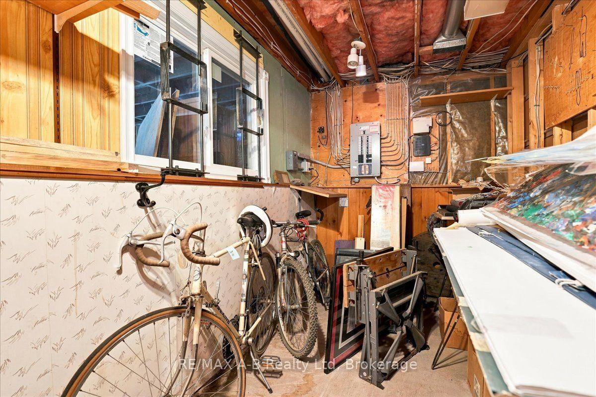 15 Railway Street • Stratford, ON photo 39