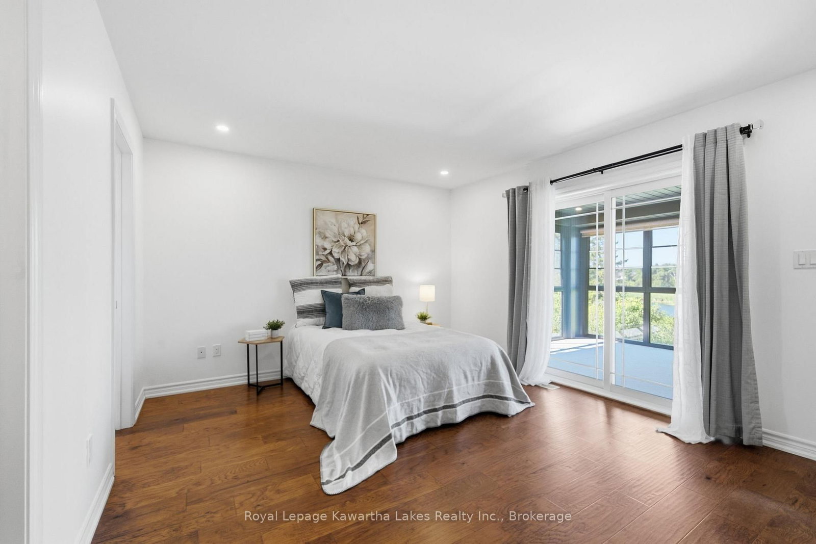 25 Barron Boulevard • Kawartha Lakes, ON photo 10