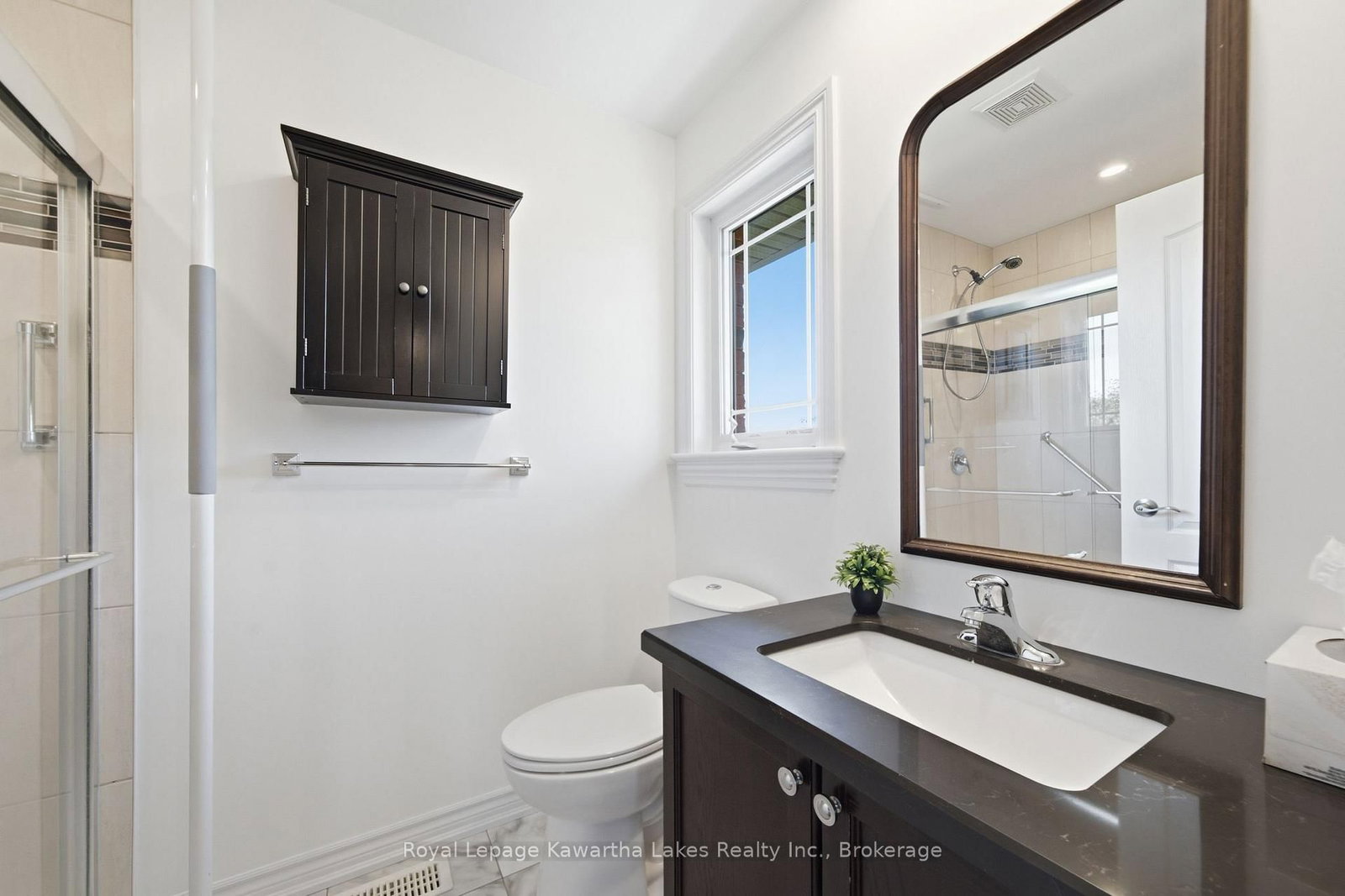 25 Barron Boulevard • Kawartha Lakes, ON photo 12