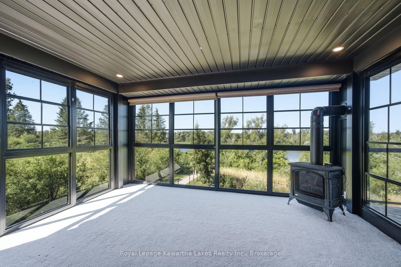 25 Barron Boulevard • Kawartha Lakes, ON photo 14