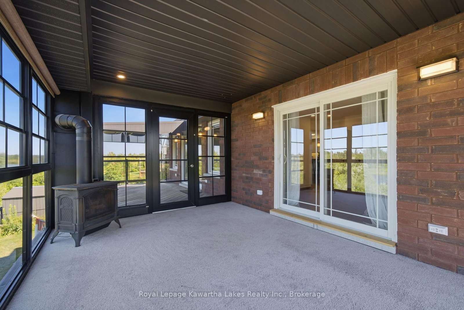 25 Barron Boulevard • Kawartha Lakes, ON photo 15