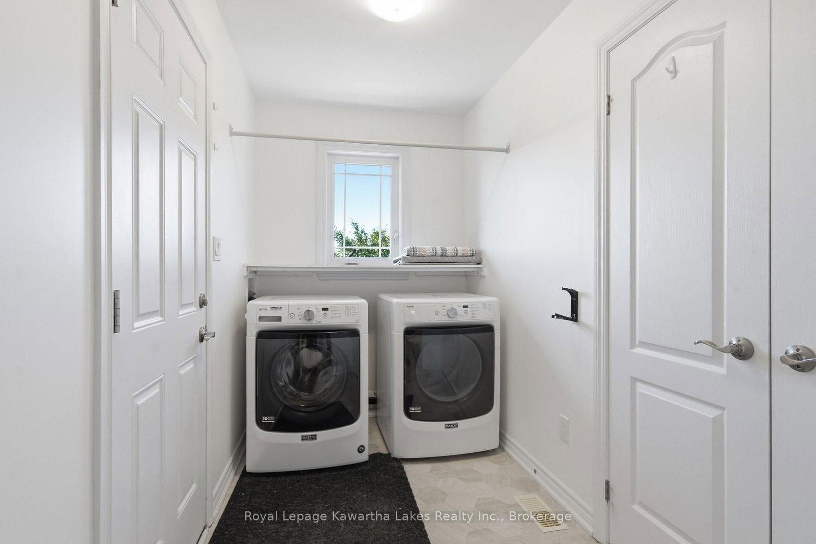 25 Barron Boulevard • Kawartha Lakes, ON photo 18
