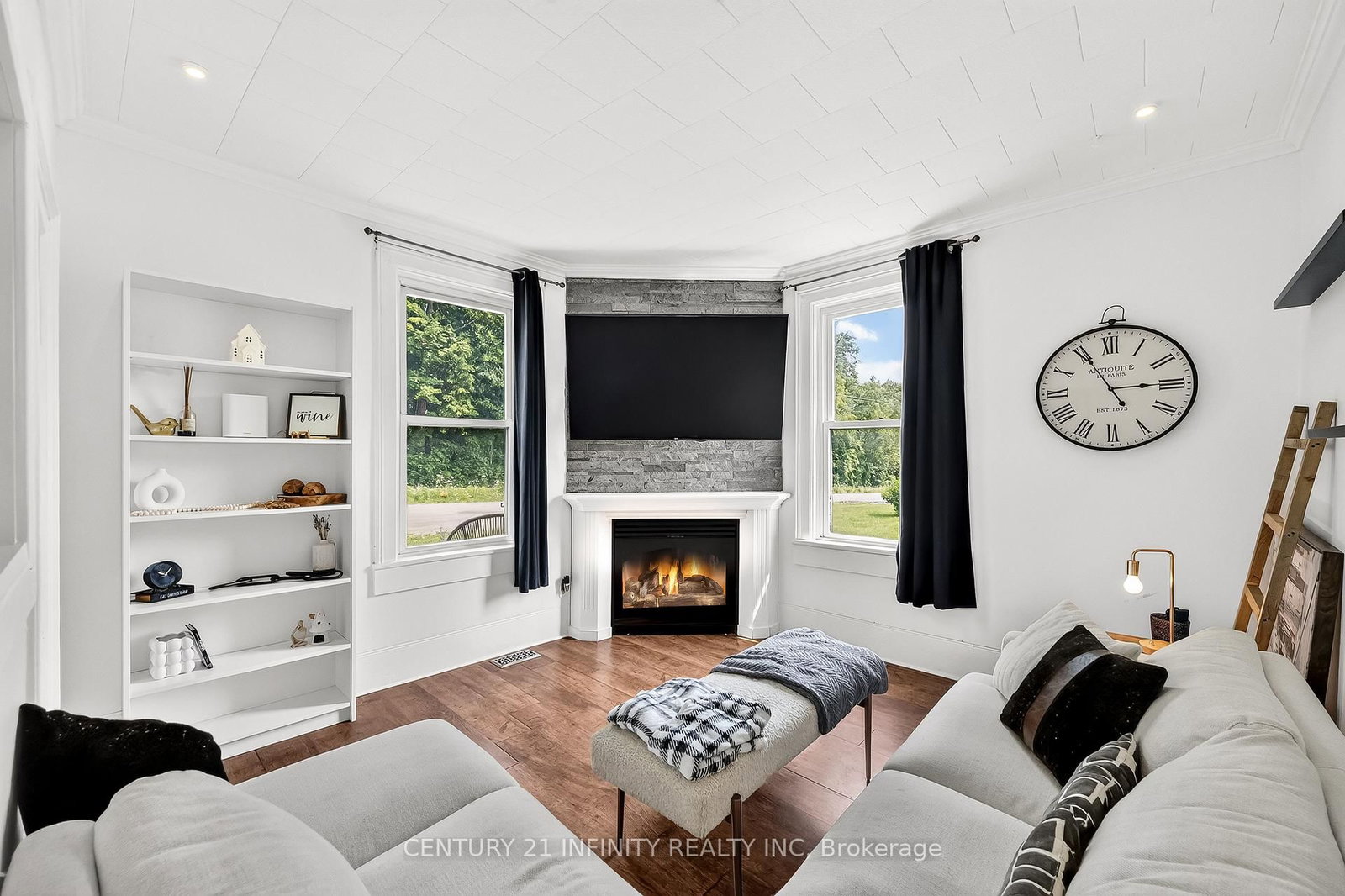 Listing Image 7