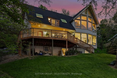 5284 Cliff Road • Lambton Shores, ON photo 2