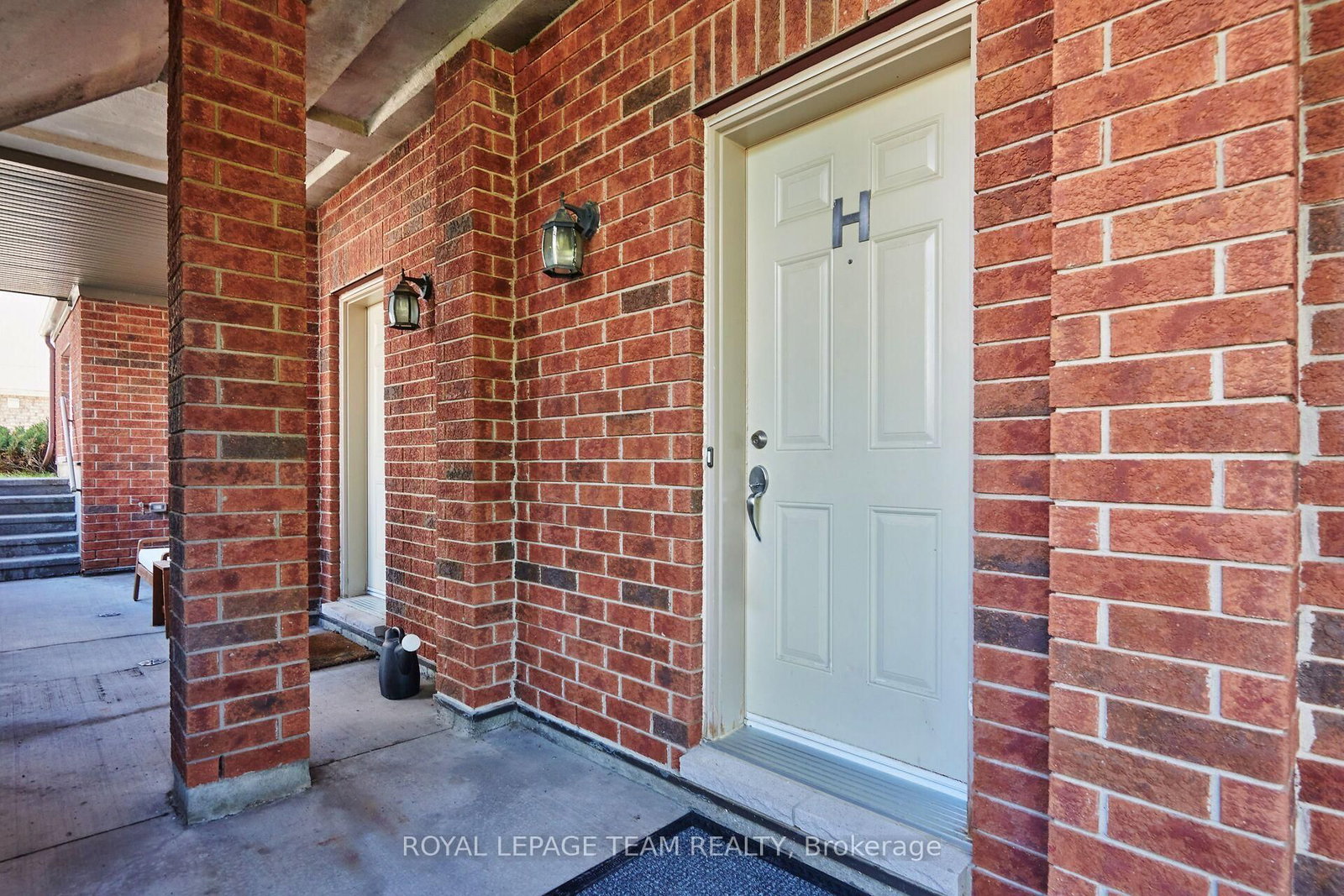 105 Fraser Fields Way • #H • Ottawa, ON photo 4