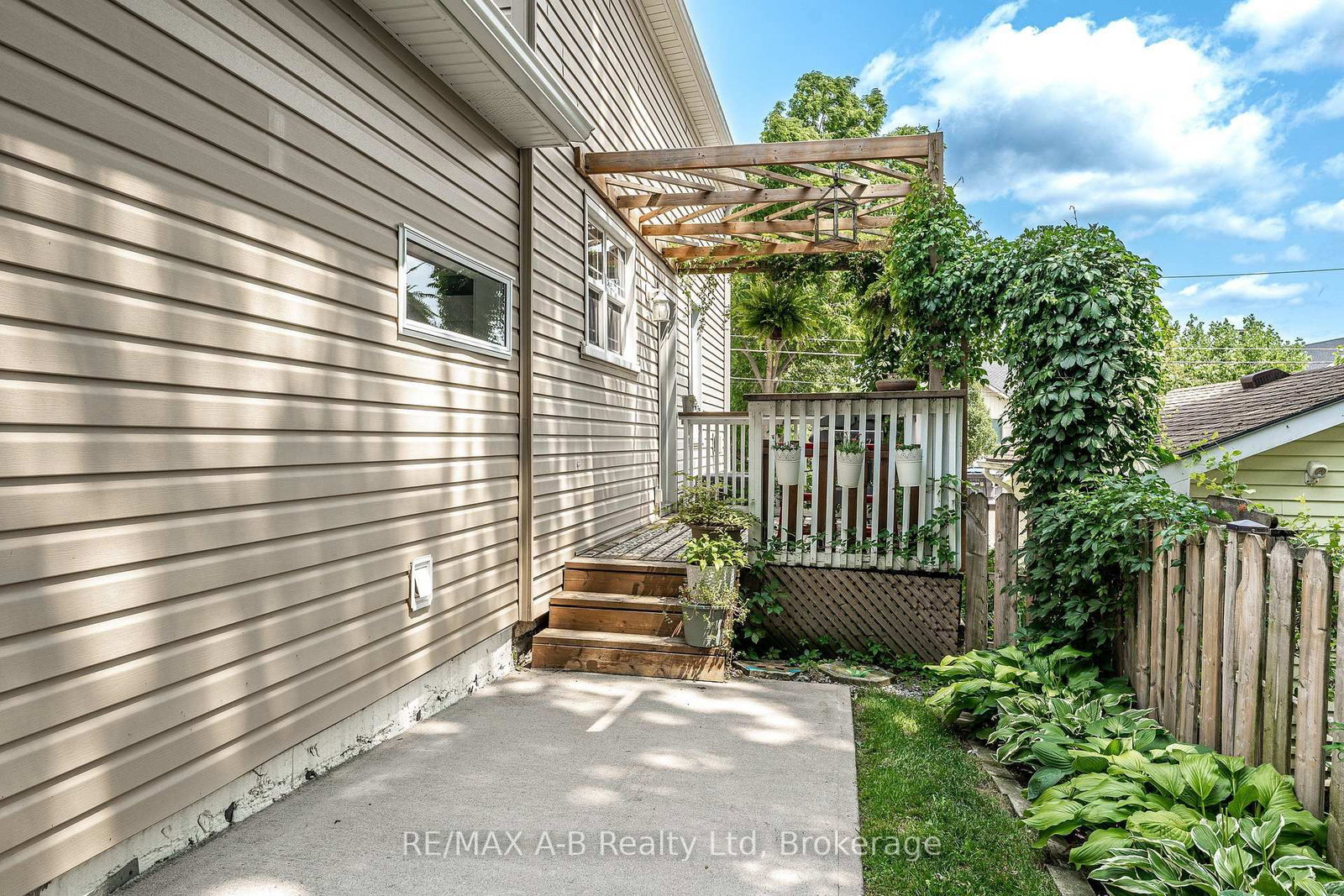 104 Ontario Street S • St. Marys, ON photo 36