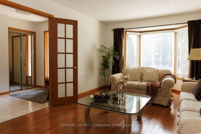 255 Deveron Crescent • London South, ON photo 5