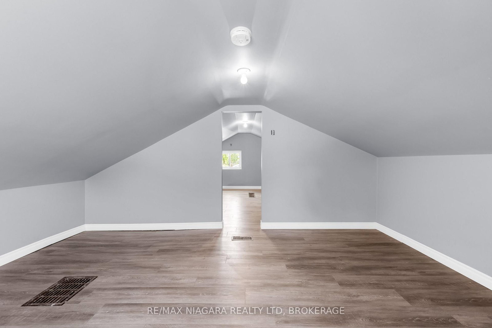 394 Simpson Avenue • Welland, ON photo 17