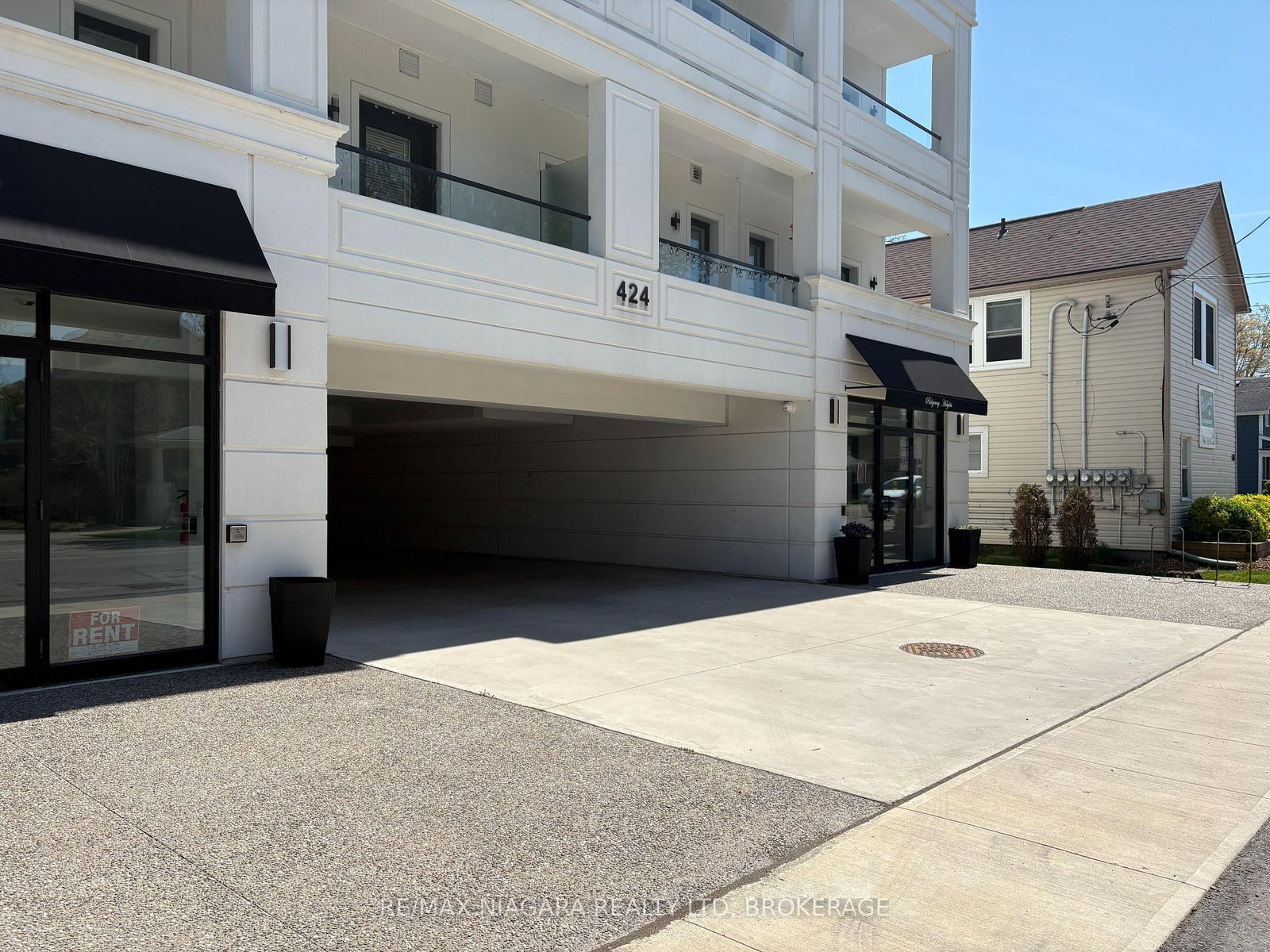 207 - 424 Ridge Road N, Fort Erie 2