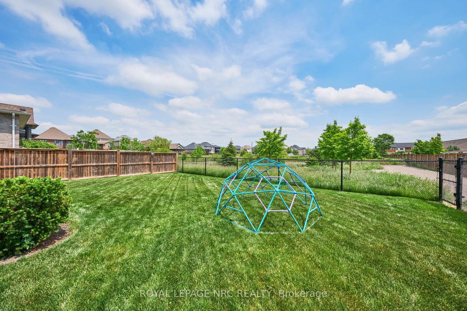 80 Days Avenue • Thorold, ON photo 5