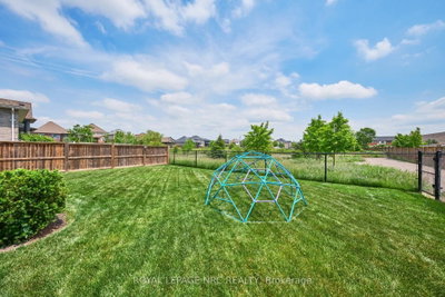 80 Days Avenue • Thorold, ON photo 5