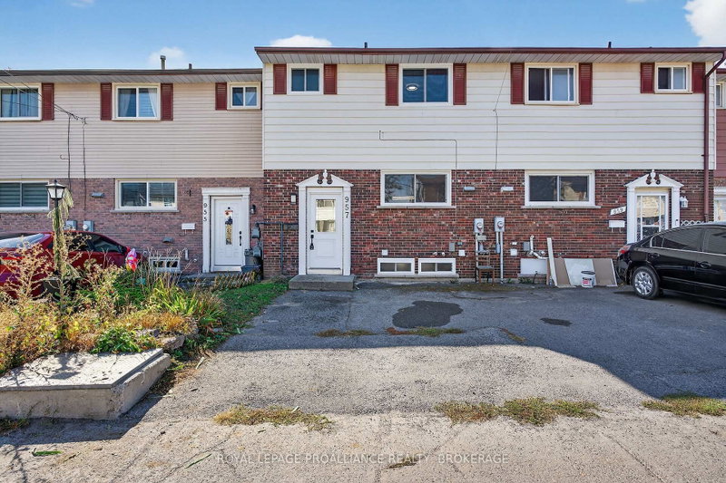 957 Oakview Avenue