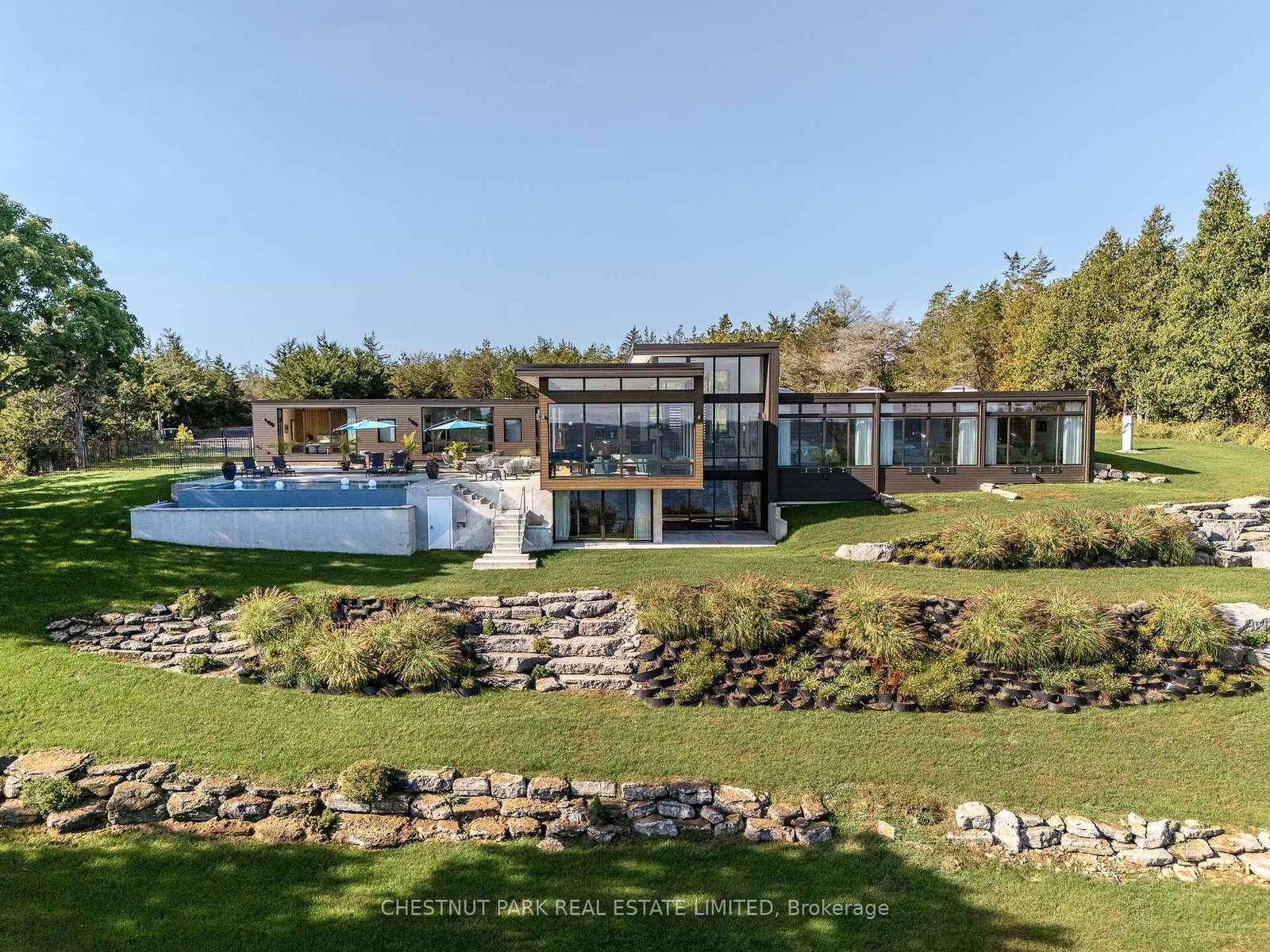 1641 County Road 13 • Prince Edward County, ON photo 2