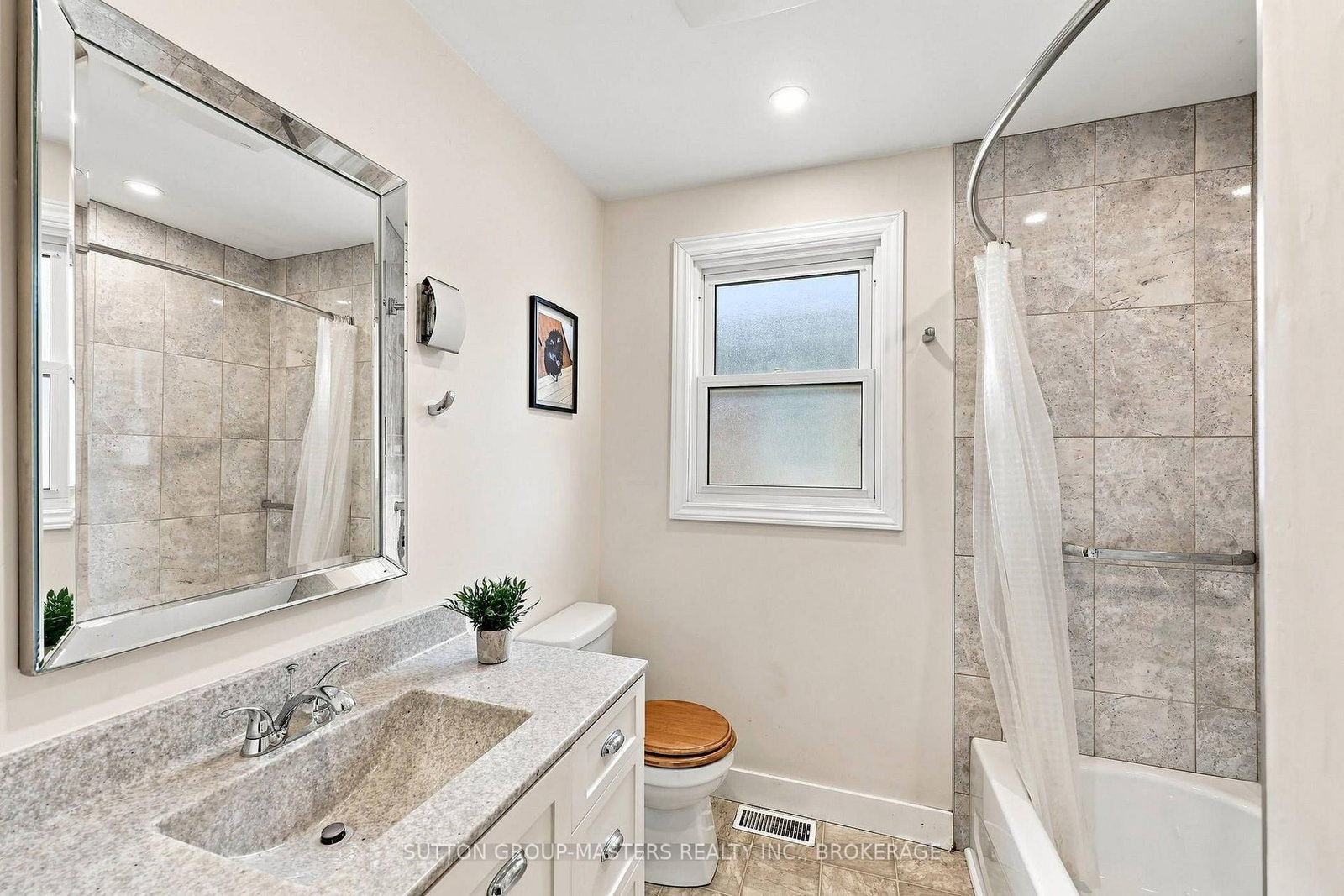 443 College Street • Kingston, ON photo 23