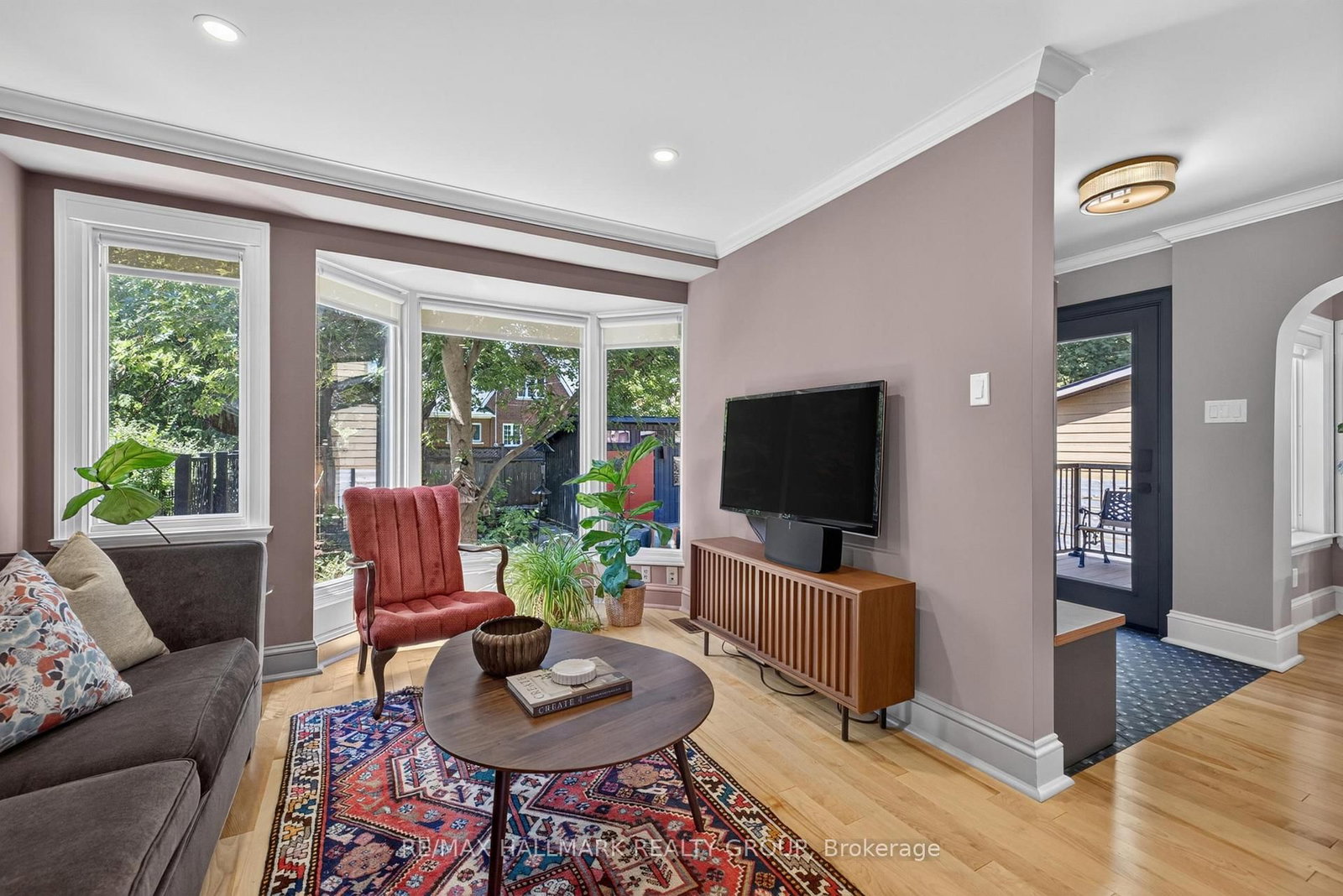 406 Huron Avenue S • Ottawa, ON photo 15