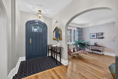 406 Huron Avenue S • Ottawa, ON photo 3
