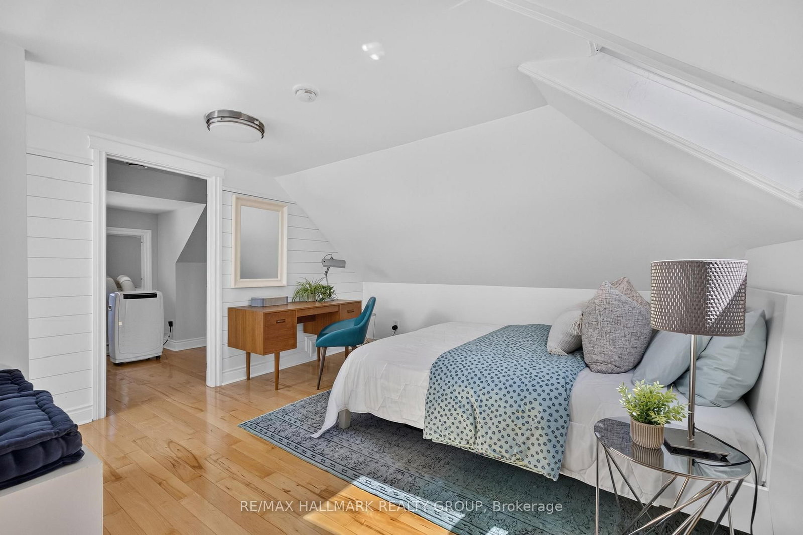 406 Huron Avenue S • Ottawa, ON photo 32