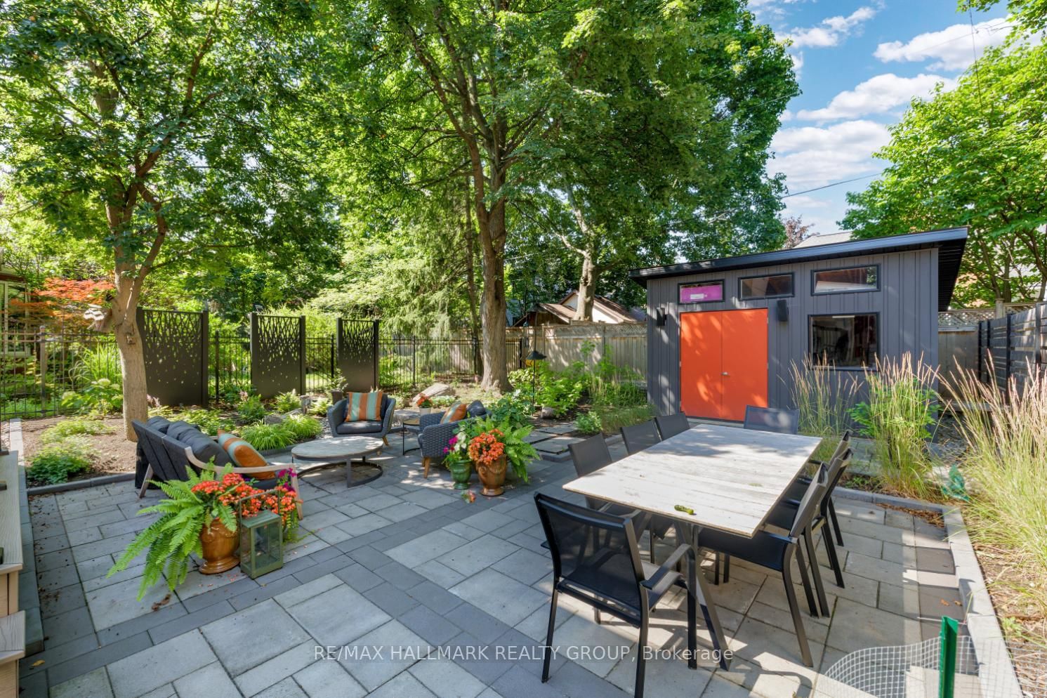 406 Huron Avenue S • Ottawa, ON photo 42