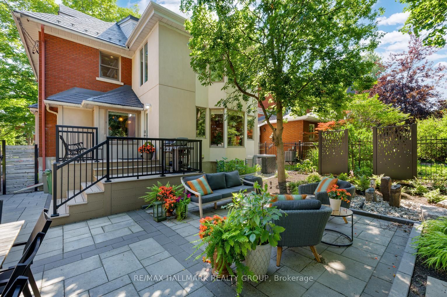 406 Huron Avenue S • Ottawa, ON photo 43