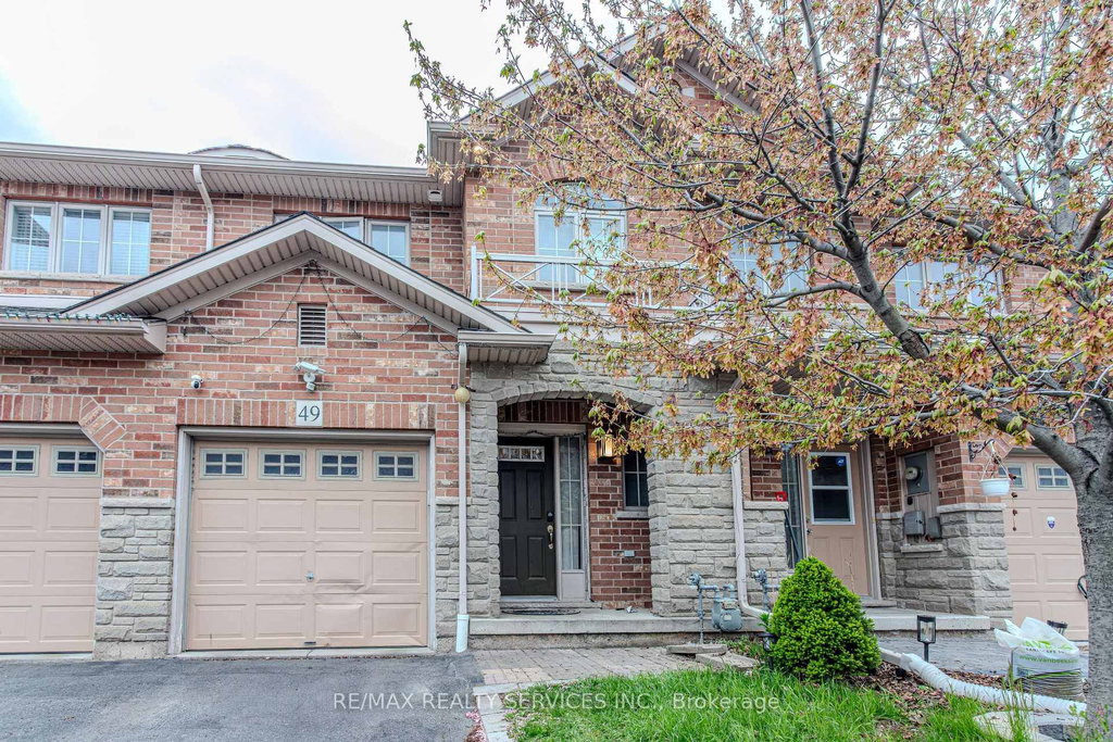 49 Marina Point Crescent N 2
