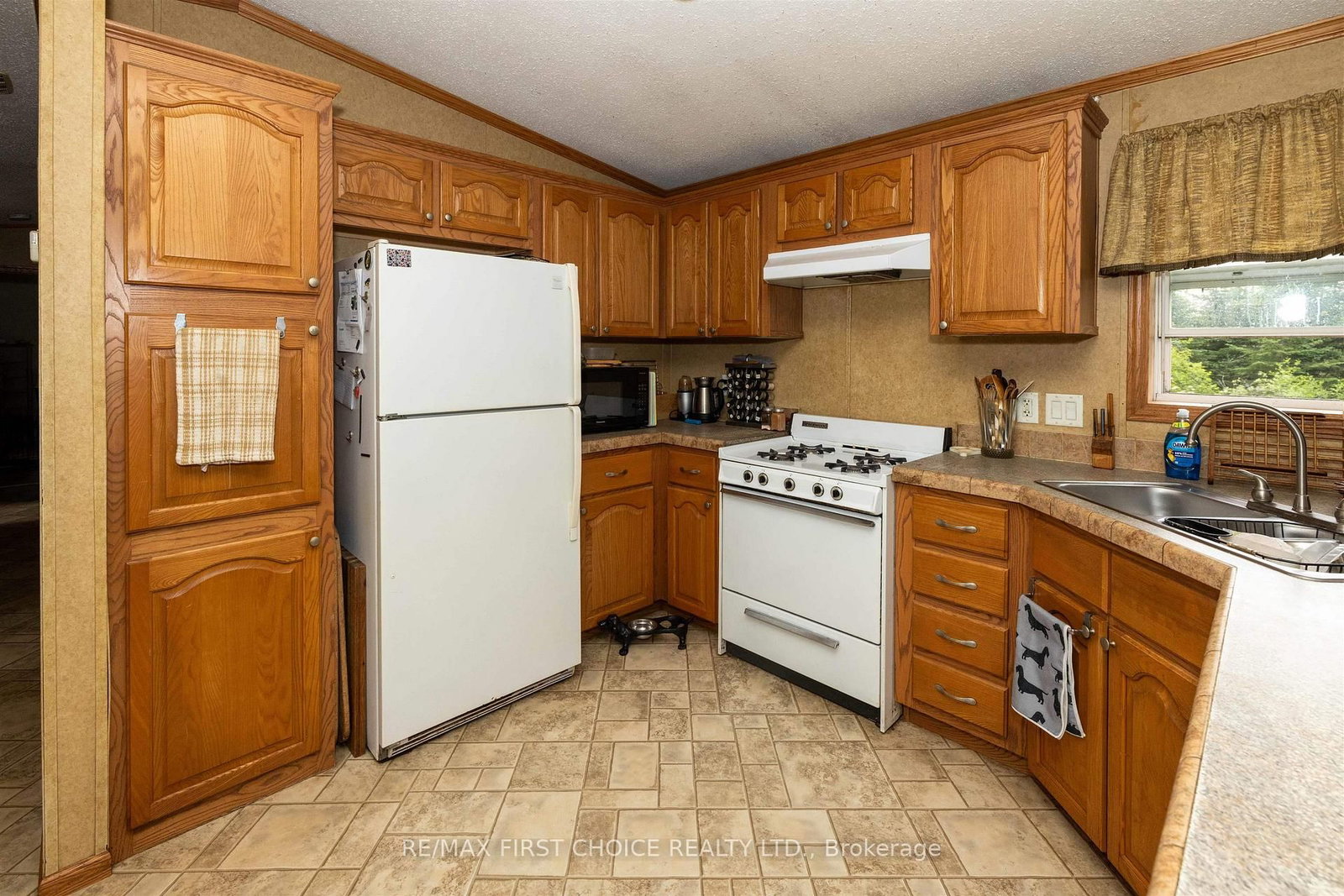 200 Captain Road • Thunder Bay Remote Area, ON photo 8