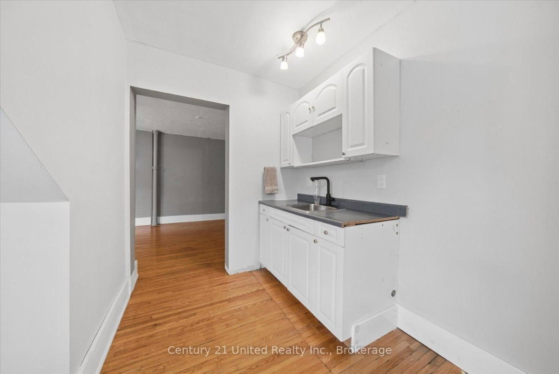 270 Rogers St photo 5
