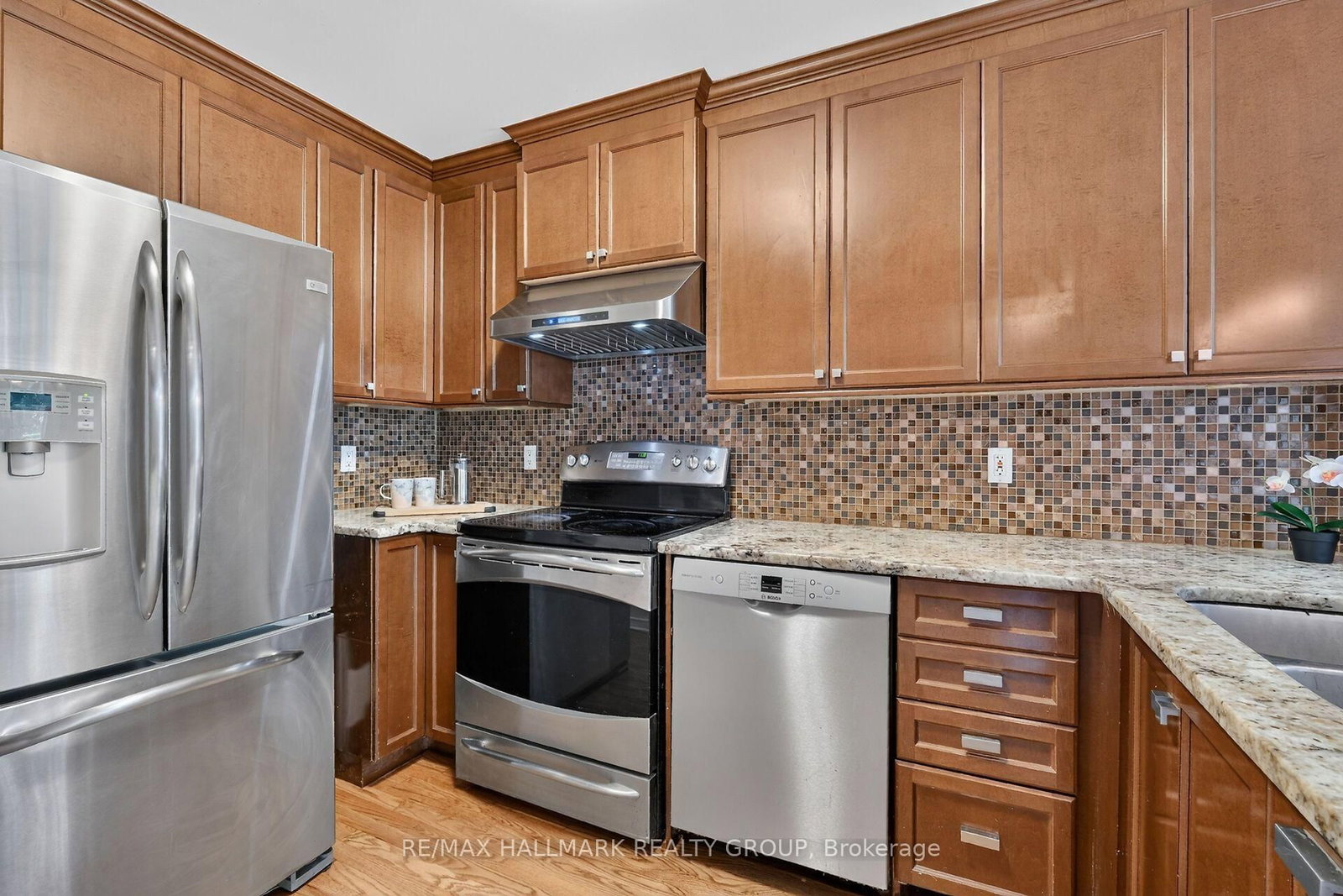174 Carwood Circle W • Ottawa, ON photo 11