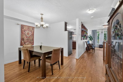 174 Carwood Circle W • Ottawa, ON photo 5