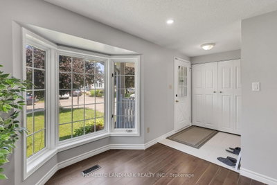 111 OPRINGTON Court • Kitchener, ON photo 5