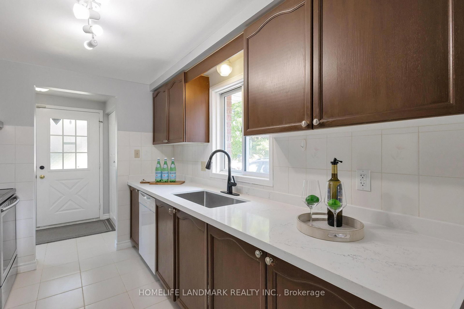 111 OPRINGTON Court • Kitchener, ON photo 6