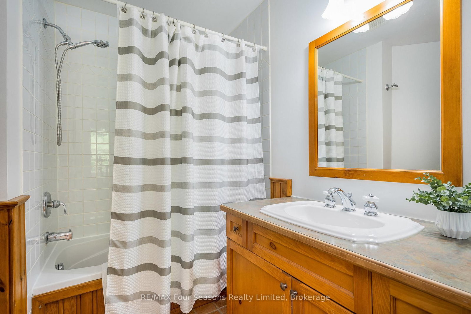 184 Snowbridge Way • #114 • Blue Mountains, ON photo 18