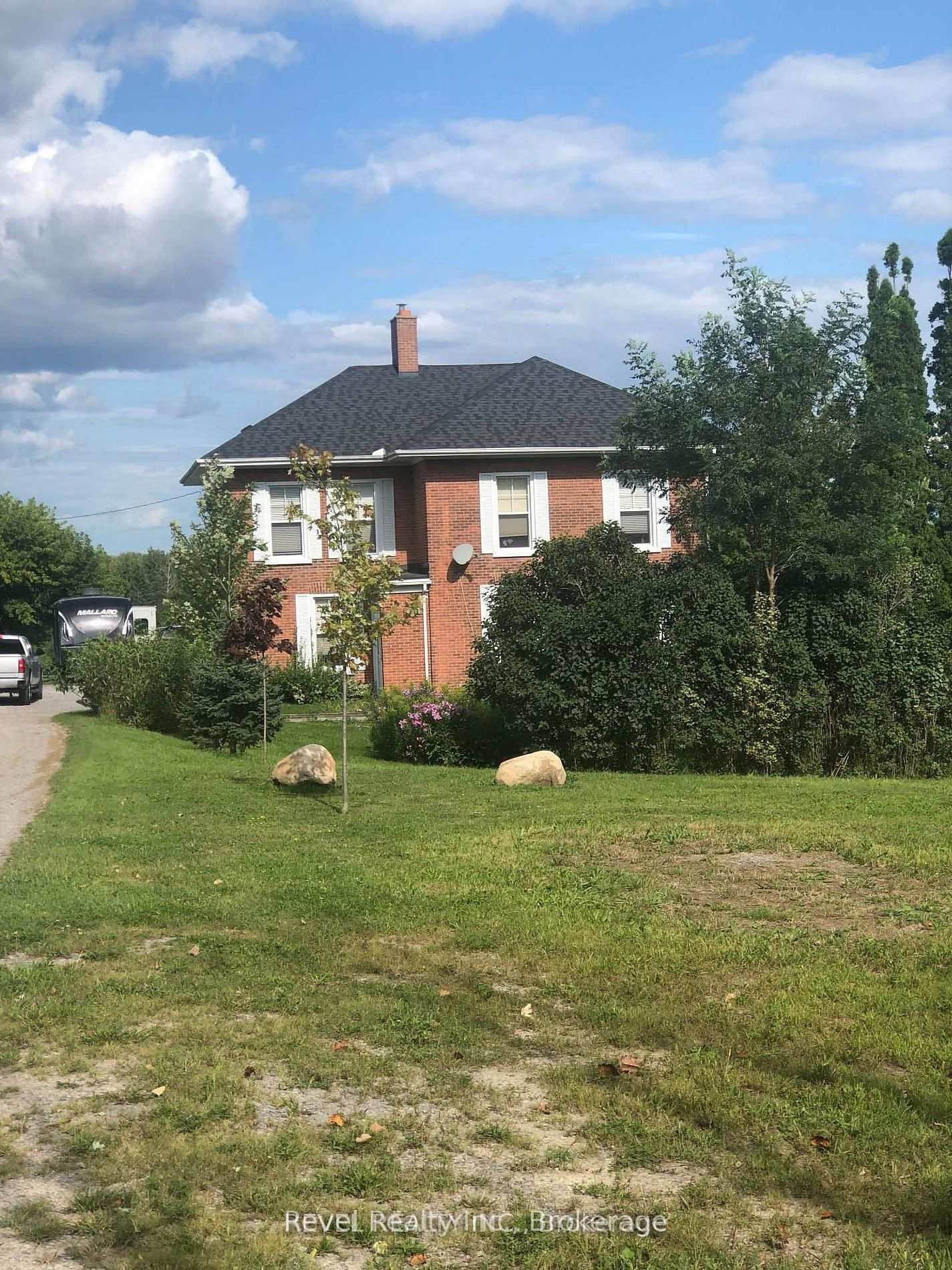 917 County 10 Road • Cavan Monaghan, ON photo 2
