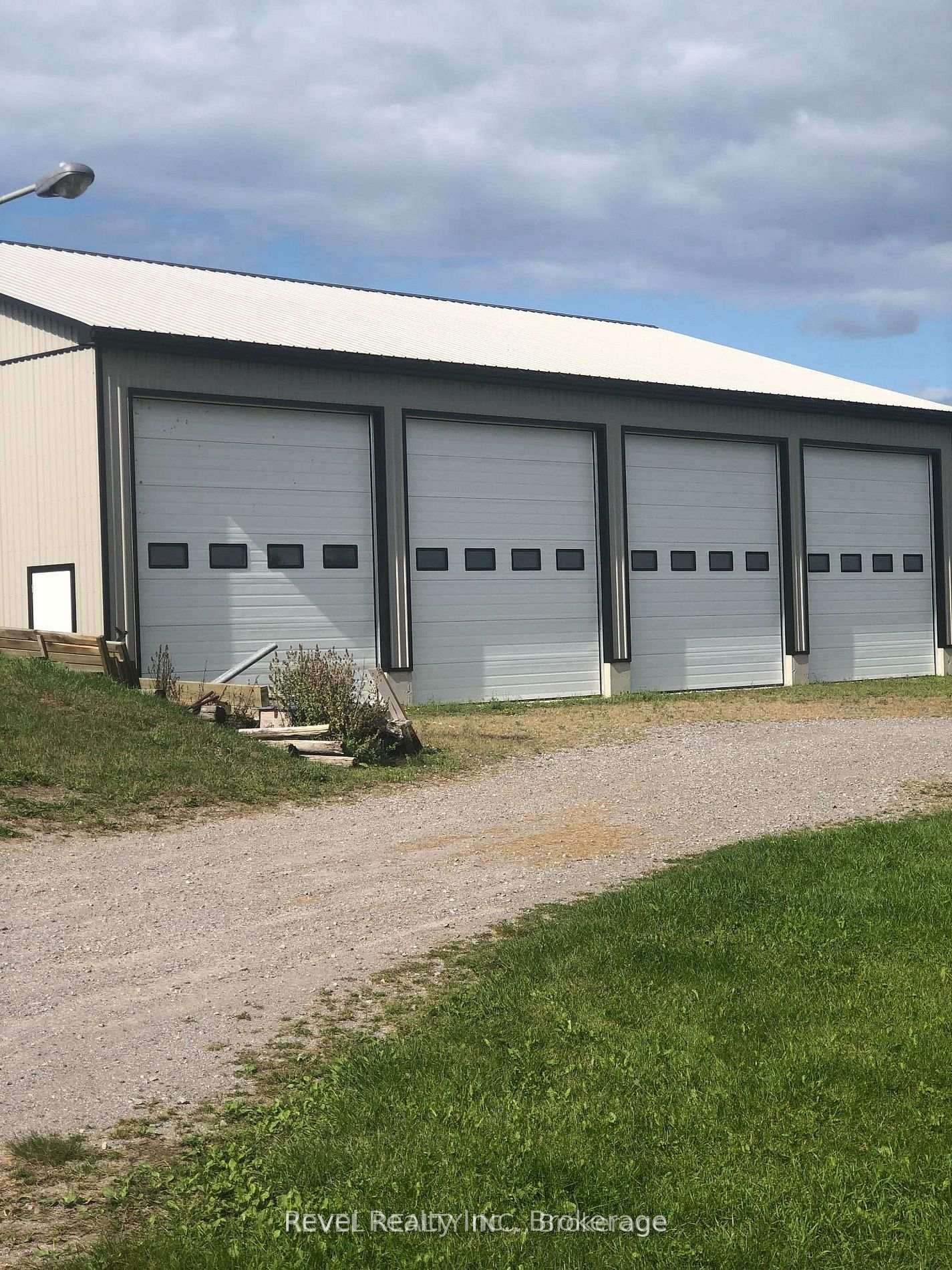 917 County 10 Road • Cavan Monaghan, ON photo 3