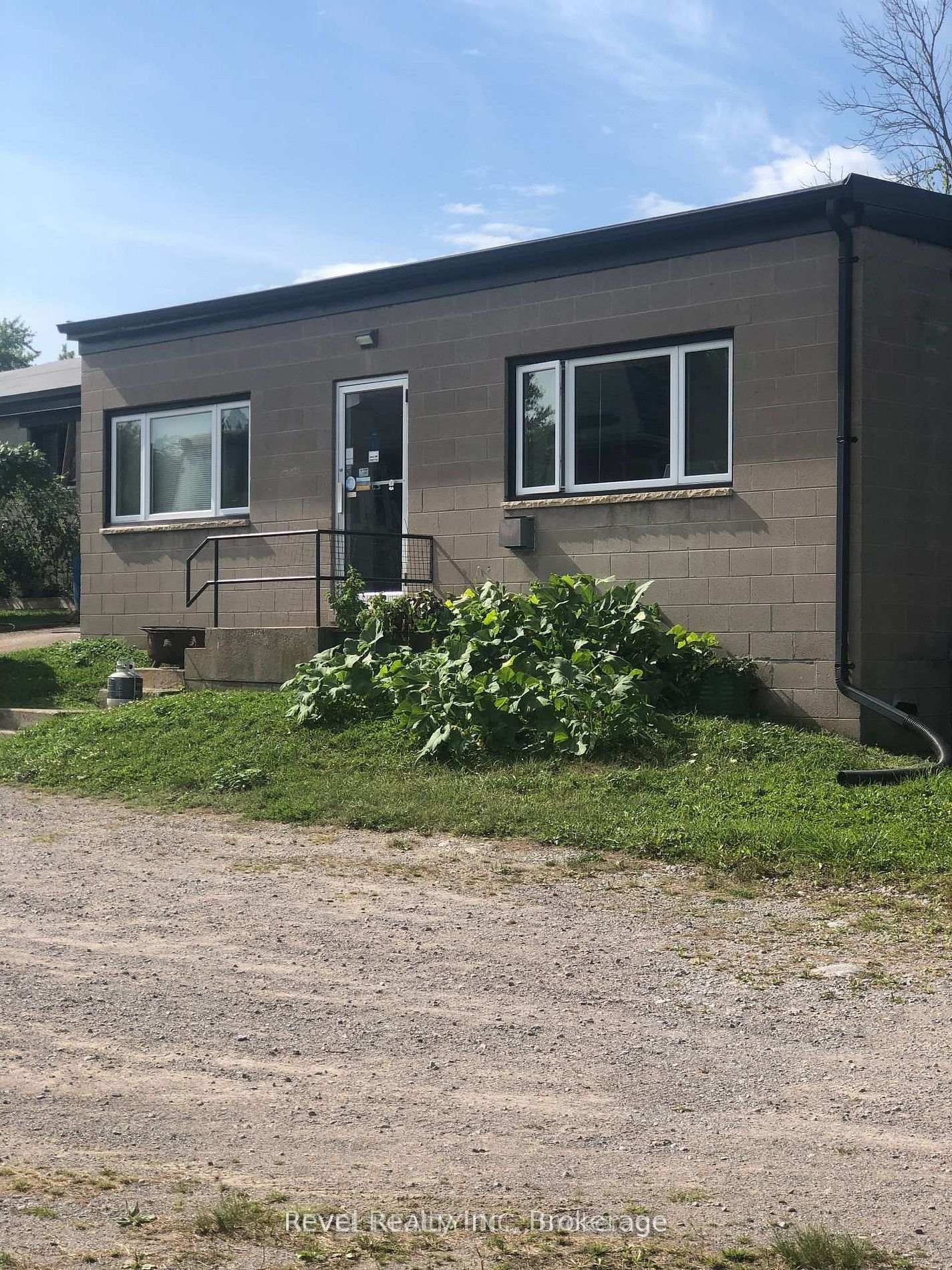 917 County 10 Road • Cavan Monaghan, ON photo 4