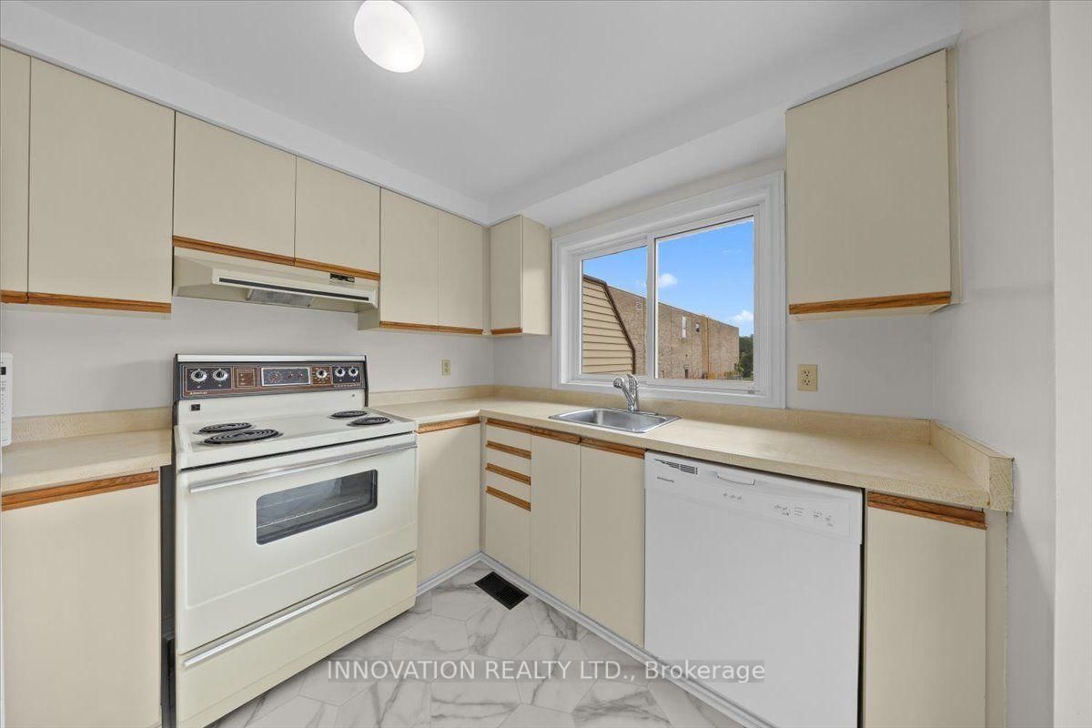 76 Esterlawn Private • #2 • Ottawa, ON photo 13
