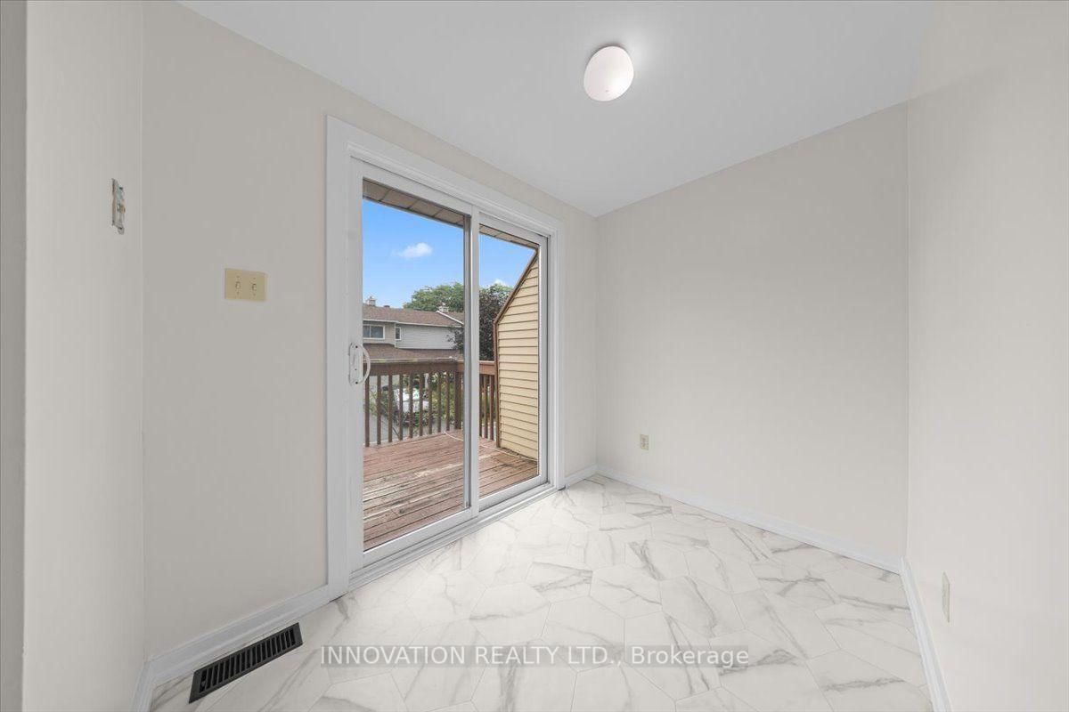 76 Esterlawn Private • #2 • Ottawa, ON photo 15