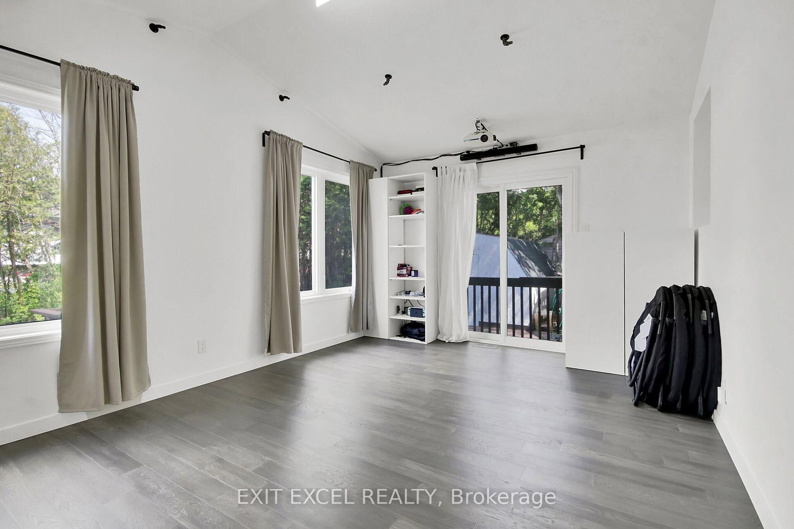 25 Uxbridge Crescent • Ottawa, ON photo 10